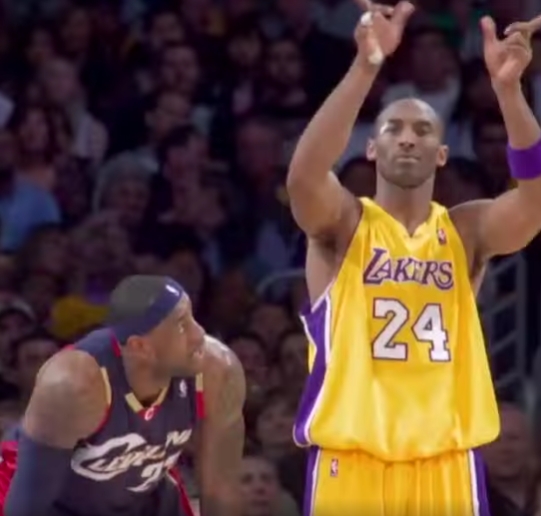 kaiyun登录入口登录-詹姆斯怀念科比：他比划手势耍得我一愣一愣 但那其实是拉开单干